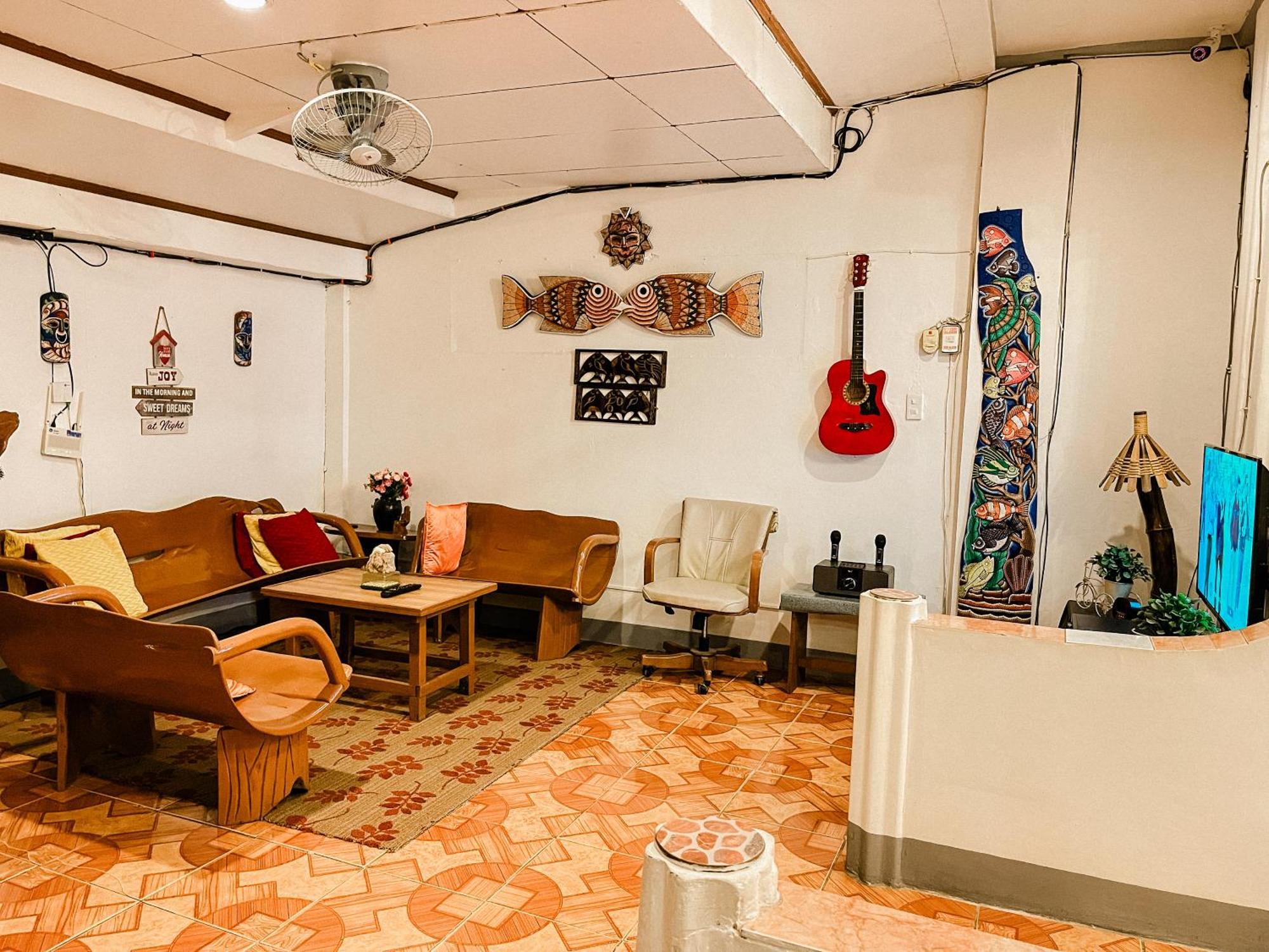 Mario'S Travellers Inn Coron Exterior photo